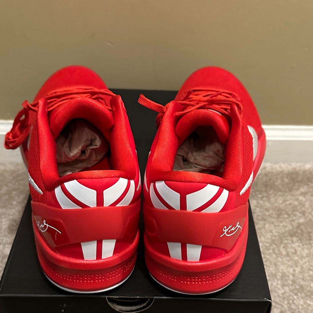 Nike Men's Red Athletic Shoes - Picture 3 of 6